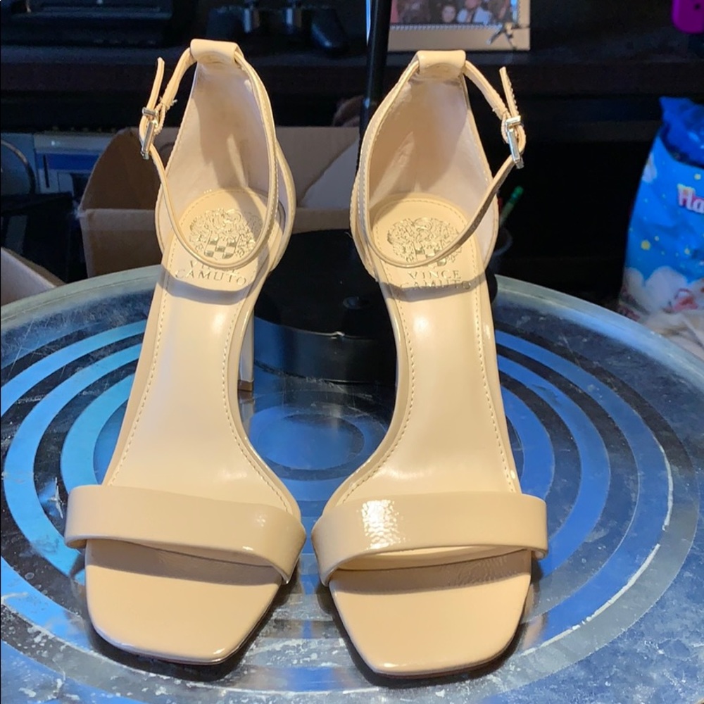 Vince Camuto creamy tan ankle strap heels